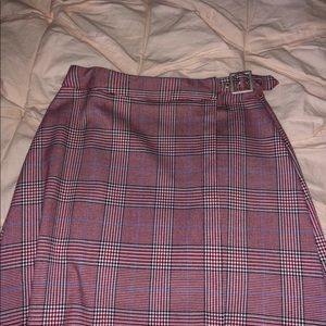 Brandy Melville semi-plaid skirt (4 buttons)